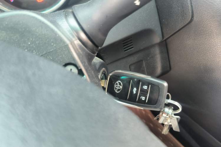 Used Toyota Reiz 2012 2.5V Fengdu Elite Stylish Edition Vehicle Key
