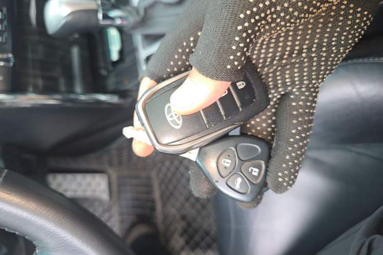 Used Toyota Reiz 2012 2.5V Fengdu Elite Stylish Edition Vehicle Key