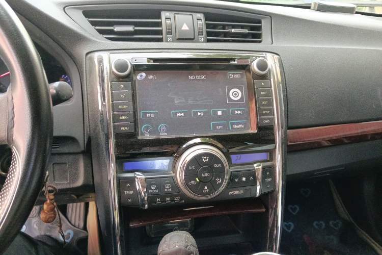 Used Toyota Reiz 2013 2.5S Elite Edition Audio And AC Panel