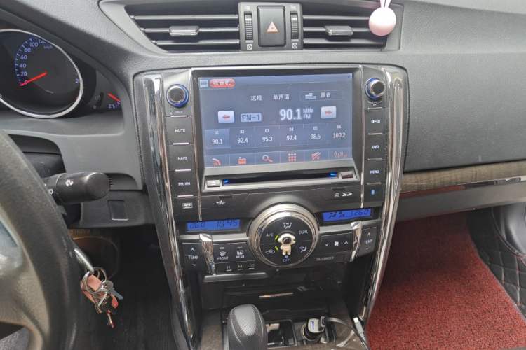 Used Toyota Reiz 2013 2.5S Elite Edition Audio And AC Panel