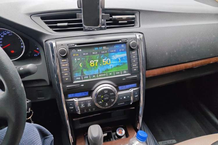 Used Toyota Reiz 2013 2.5S Elite Edition Audio And AC Panel