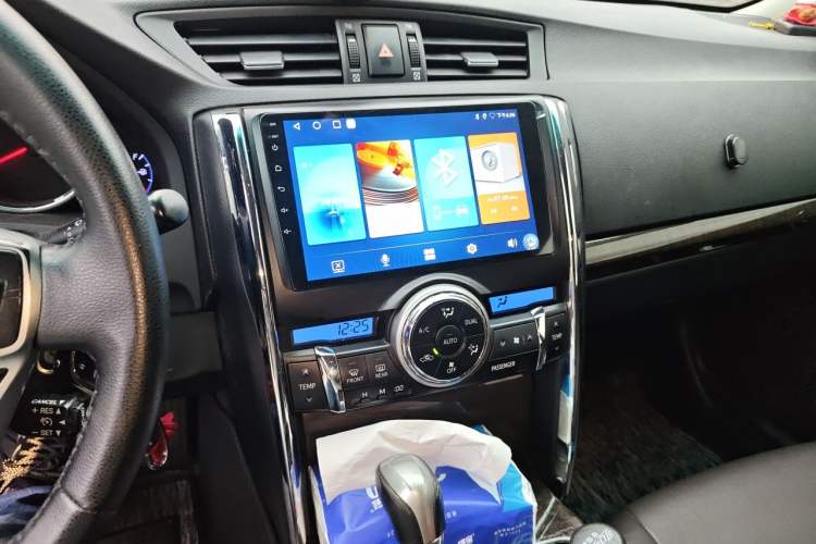 Used Toyota Reiz 2013 2.5V Elite Edition Audio And AC Panel