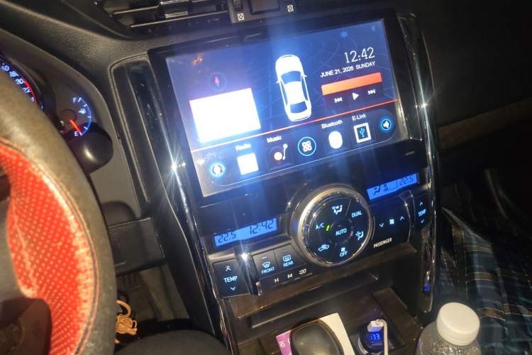 Used Toyota Reiz 2013 2.5V Elite Edition Audio And AC Panel