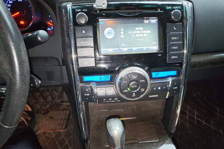 Used Toyota Reiz 2013 2.5V Shangrui Edition Audio And AC Panel