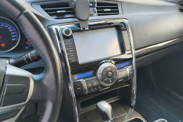 Used Toyota Reiz 2013 2.5V Elite Edition Audio And AC Panel