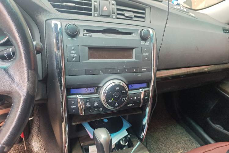 Used Toyota Reiz 2013 2.5V Elite Edition Audio And AC Panel