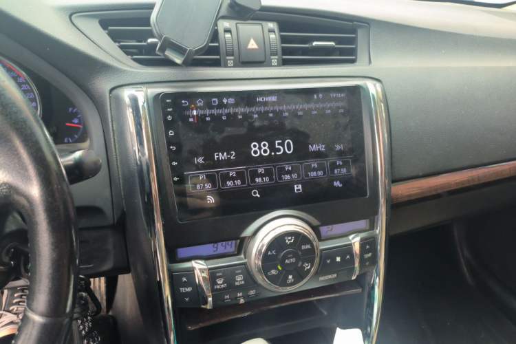 Used Toyota Reiz 2013 2.5V Elite Edition Audio And AC Panel