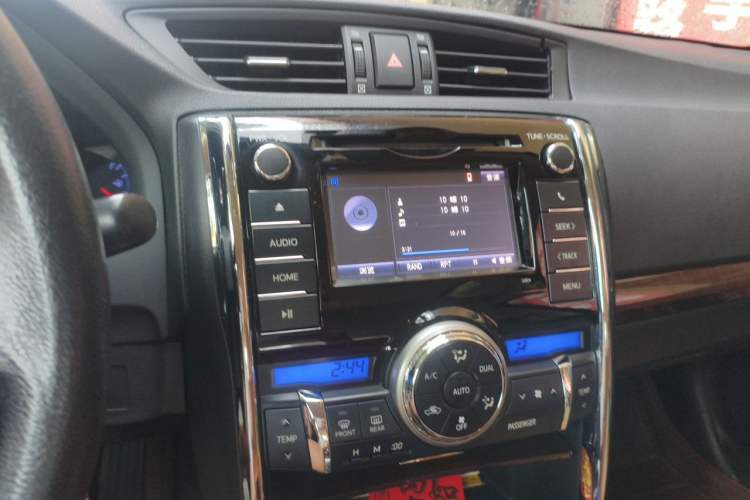 Used Toyota Reiz 2013 2.5S Elite Edition Audio And AC Panel