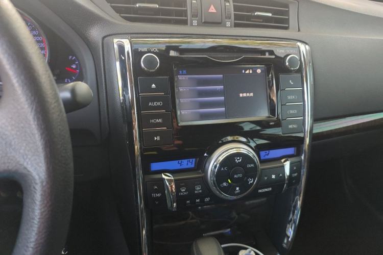 Used Toyota Reiz 2013 2.5S Elite Edition Audio And AC Panel