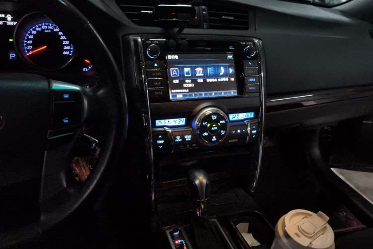 Used Toyota Reiz 2013 2.5V Shangrui Navigation Edition Audio And AC Panel
