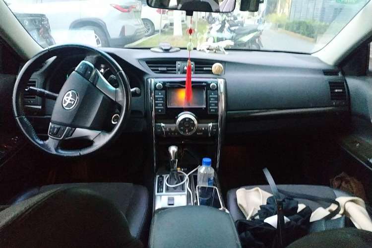 Used Toyota Reiz 2013 2.5V Shangrui Edition Center Console