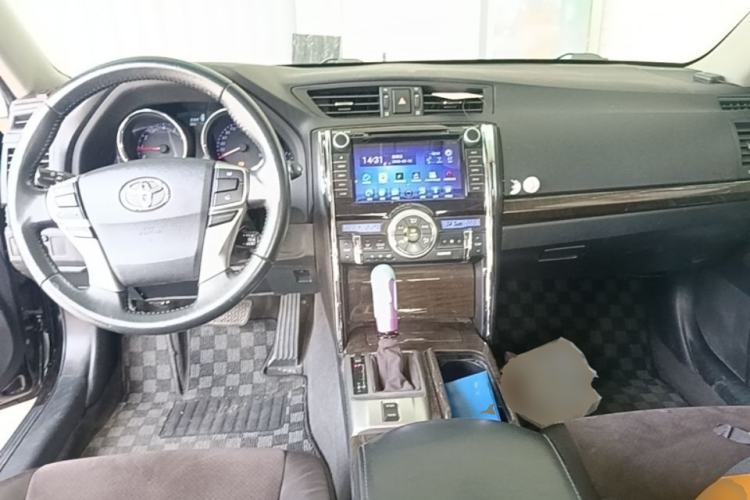 Used Toyota Reiz 2013 2.5V Shangrui Edition Center Console
