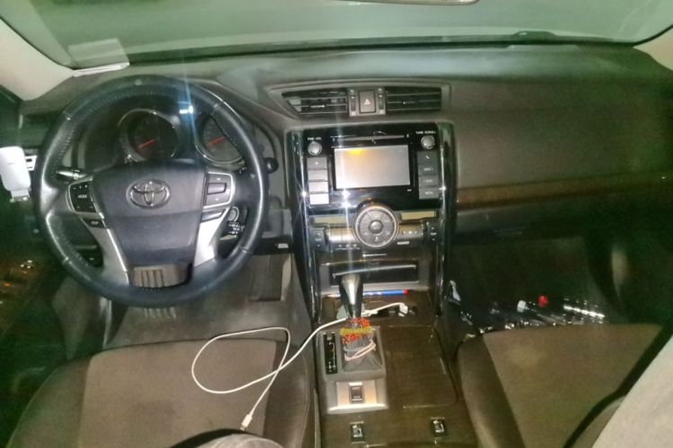 Used Toyota Reiz 2013 2.5V Shangrui Edition Center Console
