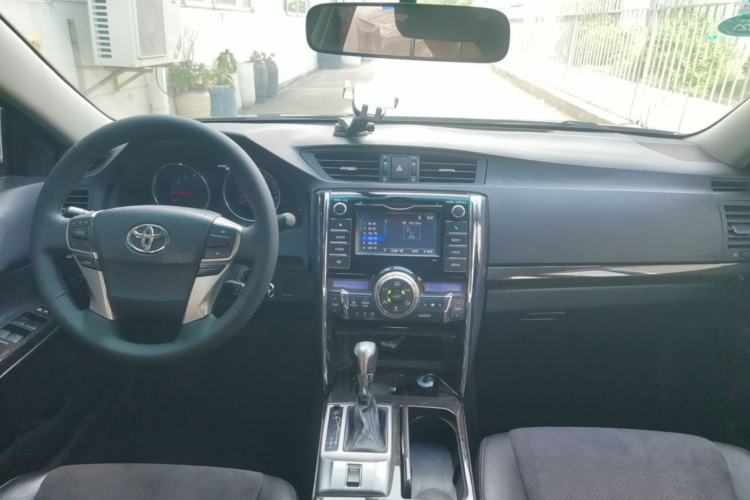 Used Toyota Reiz 2013 2.5V Shangrui Edition Center Console