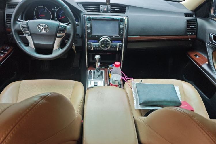 Used Toyota Reiz 2013 2.5V Shangrui Edition Center Console