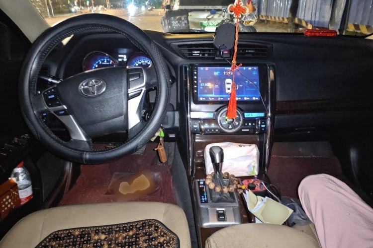 Used Toyota Reiz 2013 2.5V Elite Edition Center Console