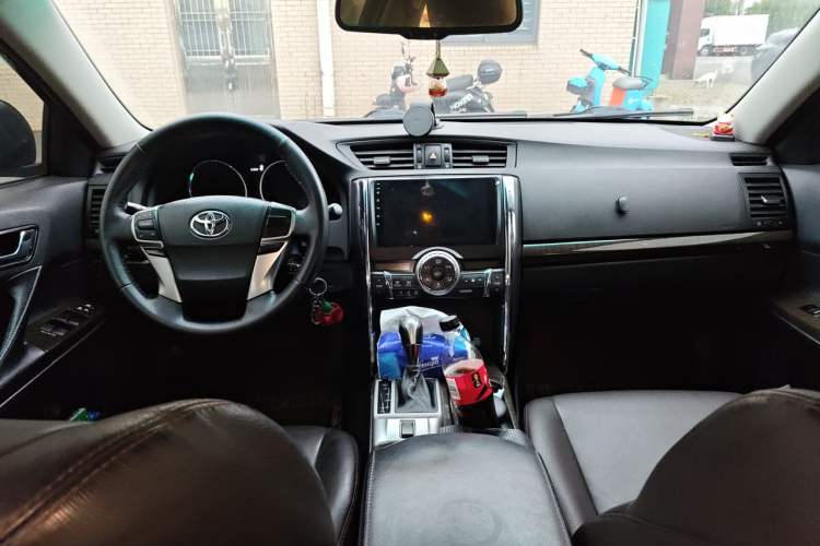 Used Toyota Reiz 2013 2.5V Elite Edition Center Console
