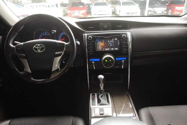 Used Toyota Reiz 2013 2.5V Elite Edition Center Console