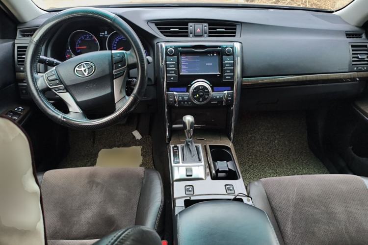 Used Toyota Reiz 2013 2.5V Shangrui Edition Center Console