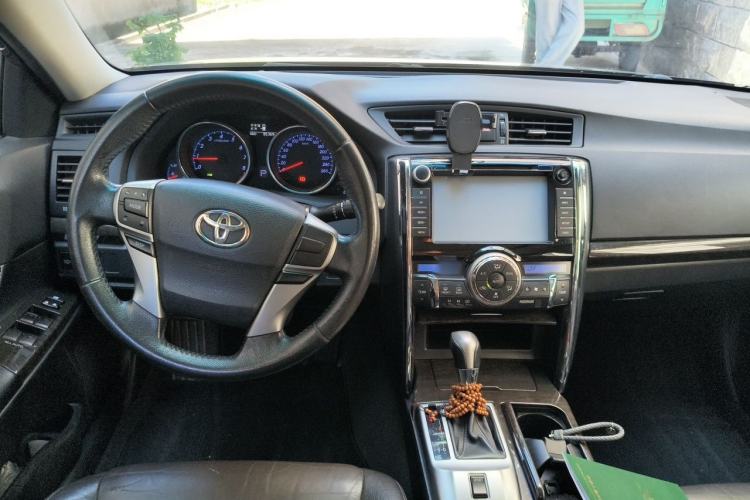 Used Toyota Reiz 2013 2.5V Elite Edition Center Console