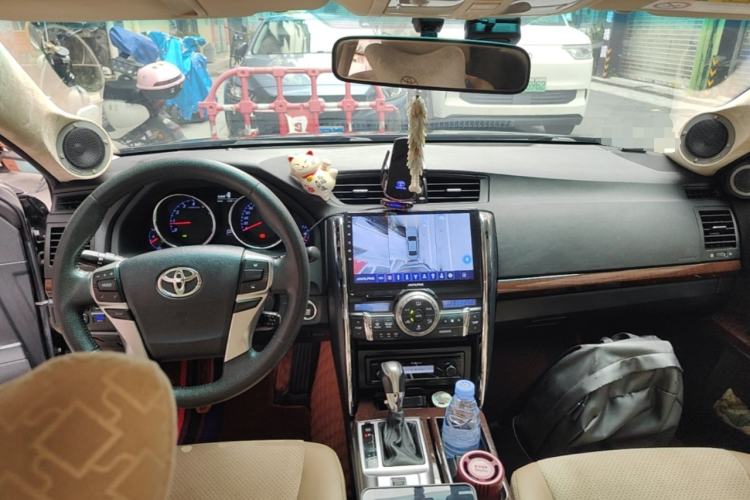 Used Toyota Reiz 2013 2.5V Shangrui Edition Center Console