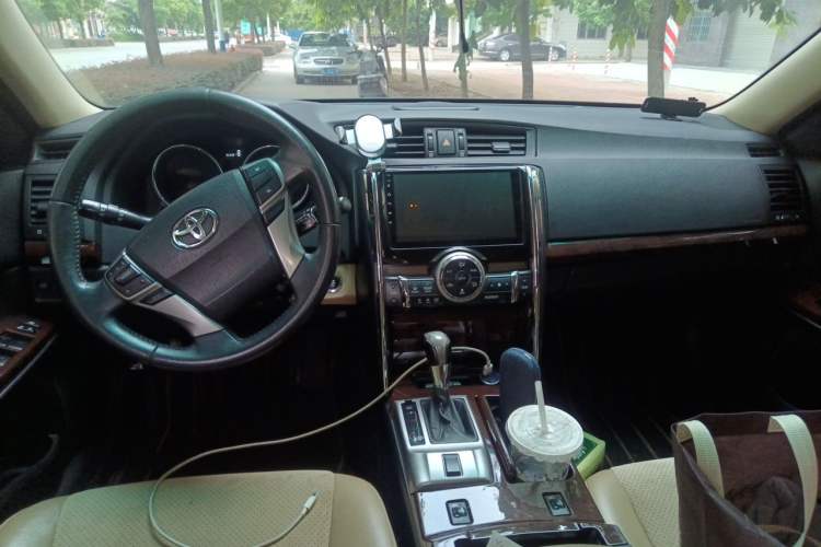 Used Toyota Reiz 2013 2.5V Shangrui Navigation Edition Center Console