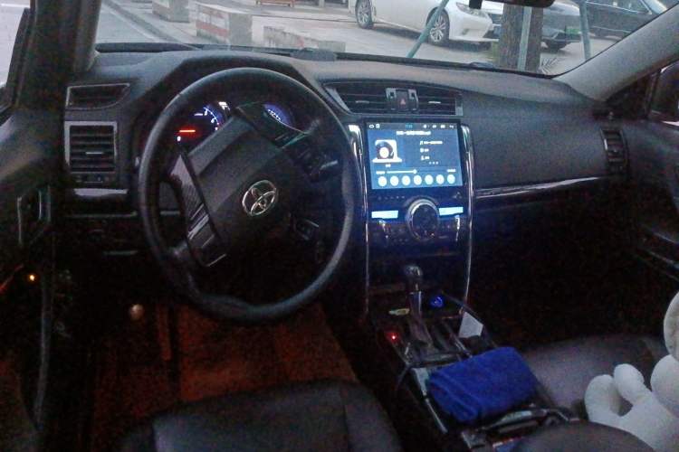 Used Toyota Reiz 2013 2.5V Elite Edition Center Console