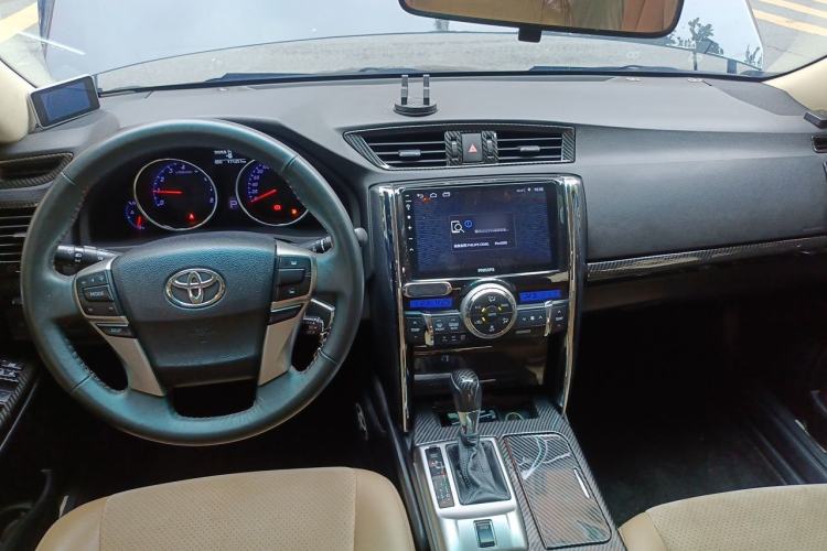 Used Toyota Reiz 2013 2.5V Shangrui Edition Center Console