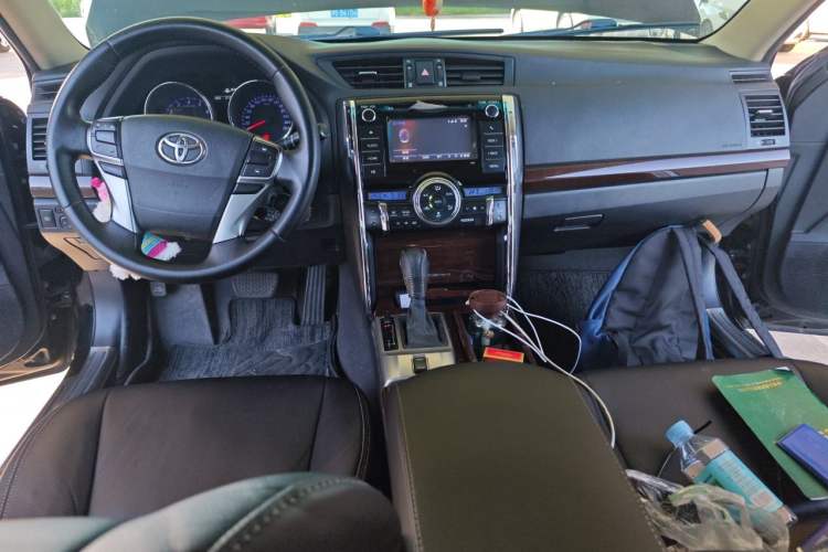 Used Toyota Reiz 2013 2.5V Shangrui Edition Center Console