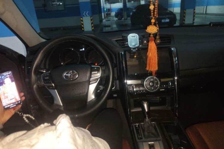 Used Toyota Reiz 2013 2.5V Shangrui Edition Center Console