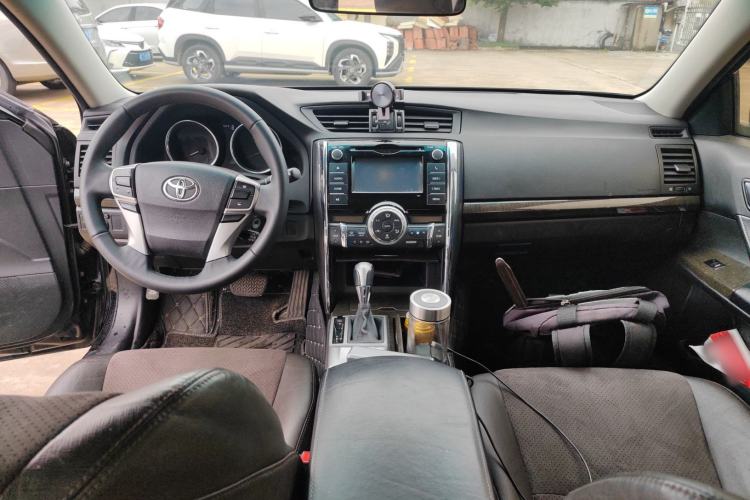 Used Toyota Reiz 2013 2.5V Shangrui Edition Center Console