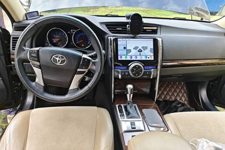 Used Toyota Reiz 2013 2.5V Shangrui Edition Center Console