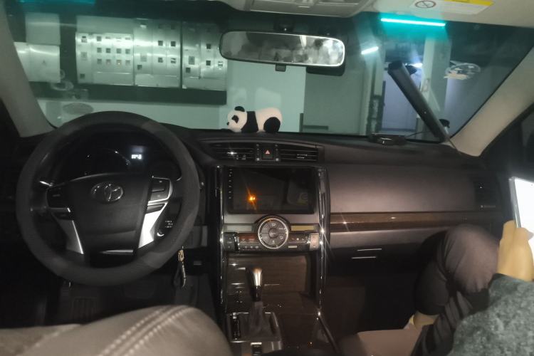 Used Toyota Reiz 2013 2.5V Shangrui Edition Center Console