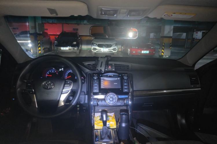 Used Toyota Reiz 2013 2.5V Shangrui Edition Center Console
