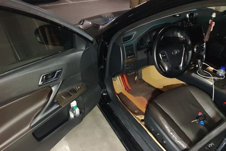 Used Toyota Reiz 2013 2.5V Elite Edition Driver Seat