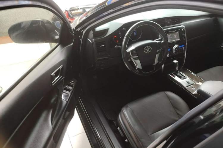 Used Toyota Reiz 2013 2.5V Elite Edition Driver Seat