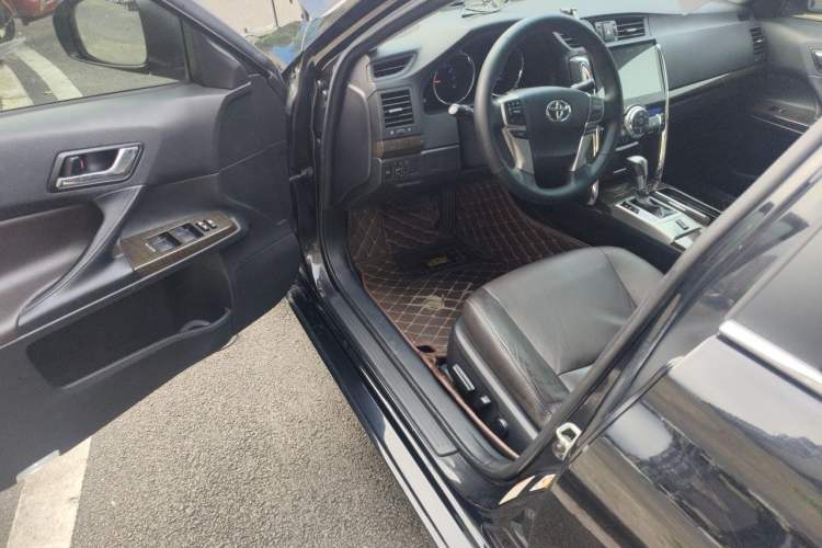 Used Toyota Reiz 2013 2.5V Elite Edition Driver Seat