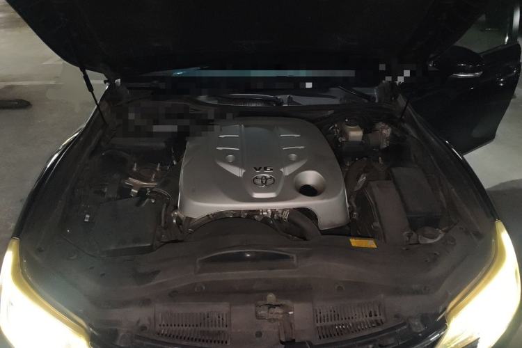 Used Toyota Reiz 2013 2.5V Elite Edition Engine Bay