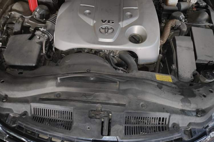 Used Toyota Reiz 2013 2.5V Supreme Edition Engine Bay