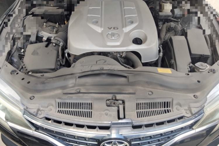 Used Toyota Reiz 2013 2.5V Elite Edition Engine Bay