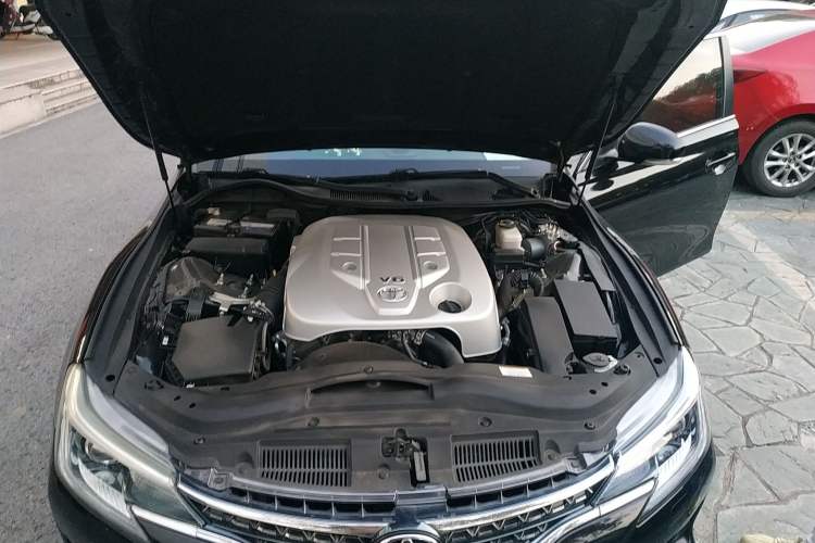 Used Toyota Reiz 2013 2.5V Shangrui Edition Engine Bay