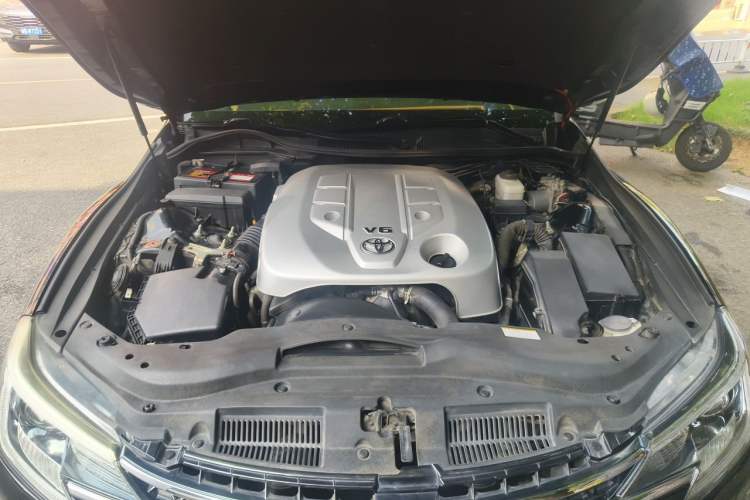 Used Toyota Reiz 2013 2.5V Shangrui Edition Engine Bay
