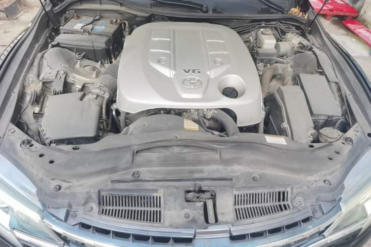 Used Toyota Reiz 2013 2.5V Shangrui Edition Engine Bay