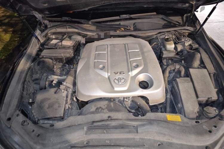 Used Toyota Reiz 2013 2.5V Elite Edition Engine Bay