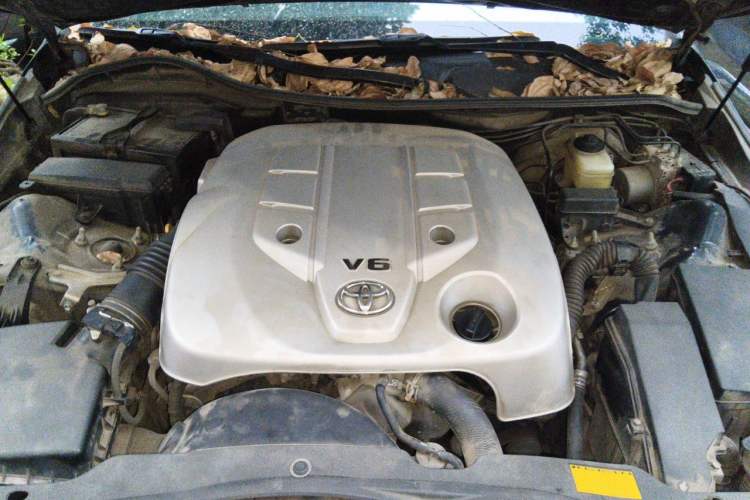 Used Toyota Reiz 2013 2.5S Elite Edition Engine Bay