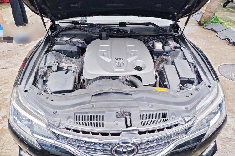 Used Toyota Reiz 2013 2.5S Elite Edition Engine Bay