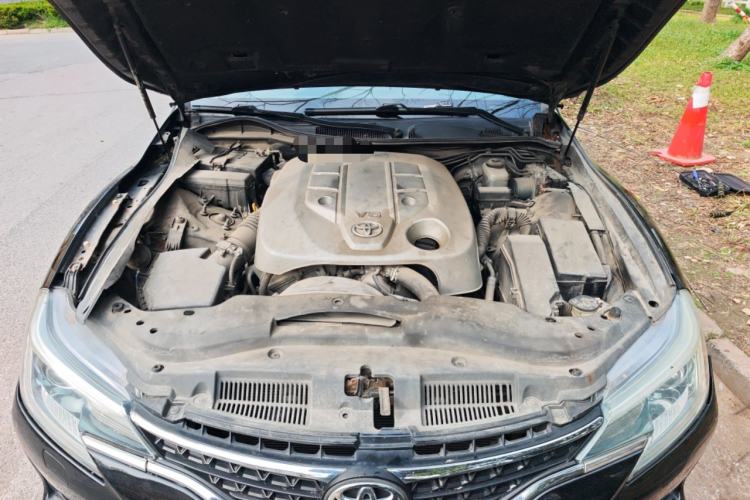 Used Toyota Reiz 2013 2.5V Shangrui Edition Engine Bay