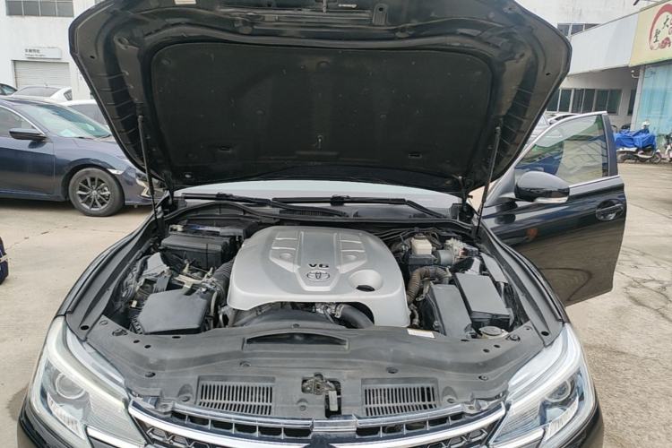 Used Toyota Reiz 2013 2.5V Elite Edition Engine Bay