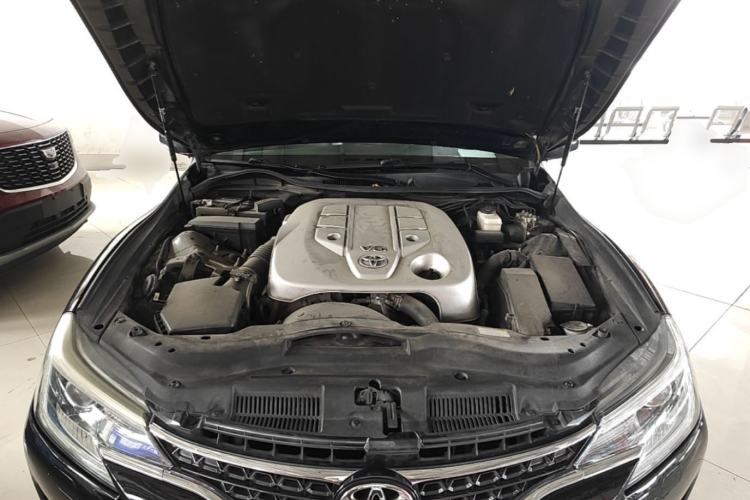 Used Toyota Reiz 2013 2.5V Elite Edition Engine Bay
