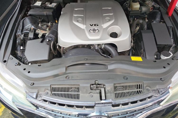 Used Toyota Reiz 2013 2.5V Shangrui Edition Engine Bay
